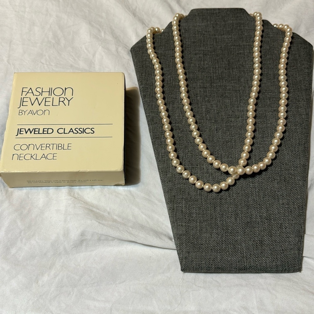 Vintage Avon Faux Pearl Convertible Classic Necklace With Box.